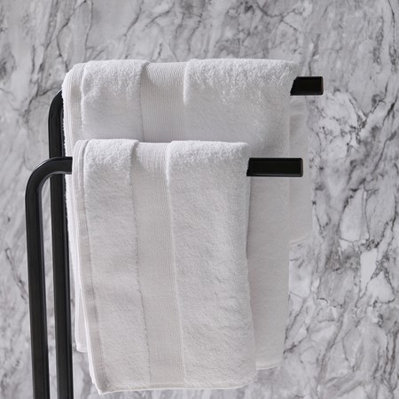 Catherine Lansfield White Zero Twist Towel primary image