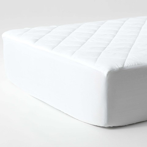 The Fine Bedding Company Allergy Defence Mattress Protector