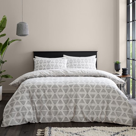 Catherine Lansfield Tufted Boho Geo Print Duvet Set primary image
