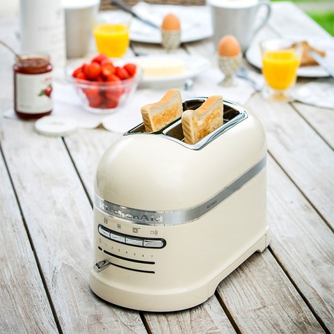 KitchenAid 2 Slot Cream Toaster