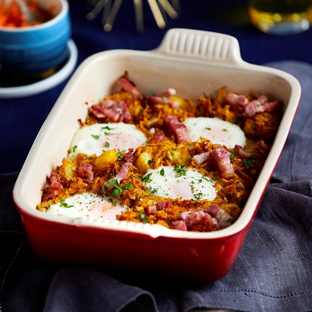 Le Creuset 19cm Cerise Stoneware Deep Rectangular Dish primary image