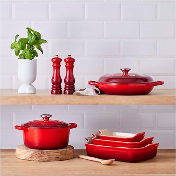 Le Creuset 19cm Cerise Stoneware Deep Rectangular Dish Image