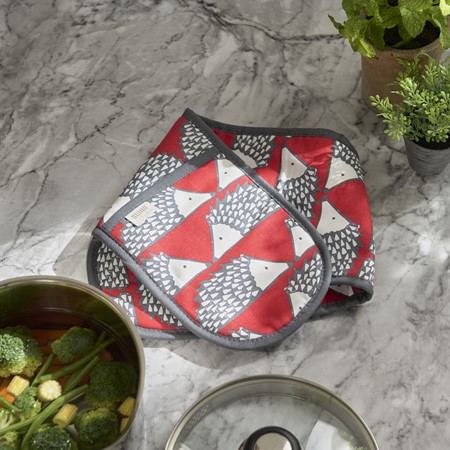 Scion Spike Red Double Oven Glove primary image