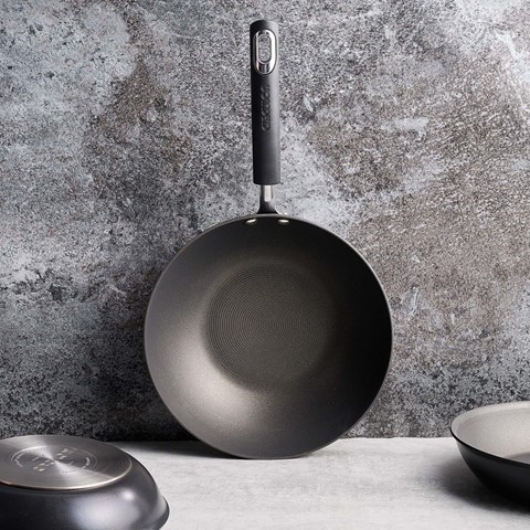 Circulon Total Non-Stick Stirfry Pan - 26cm