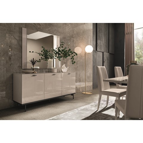 Aversa Mirror