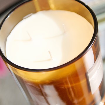 Large Amber 3 Wick Candle Image