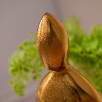 Gold Sitting Statue Image