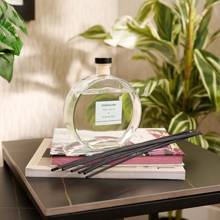 Sea Salt & Oakmoss Large Reed Diffuser primary image