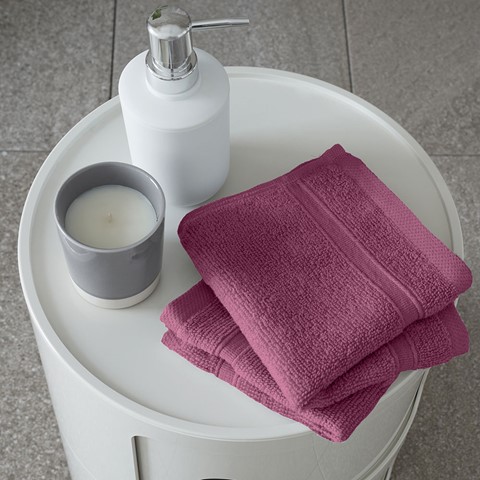 Catherine Lansfield Raspberry Zero Twist Towel