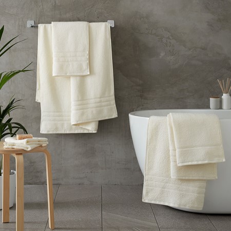 Catherine Lansfield Cream Zero Twist Towel primary image