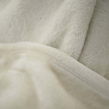 Maximus Cosy Cream Throw Image