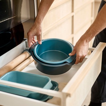 Joseph Joseph Nest Round Set of 2 Bake Tins Image