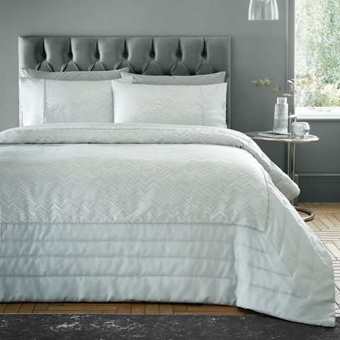 Antibes Quilted Throw Silver