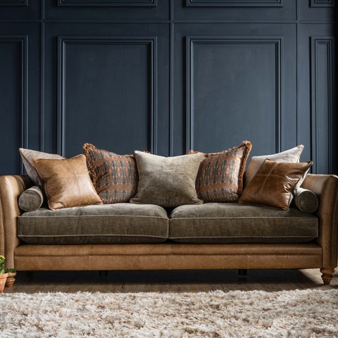 Alexander & James Lomund Snuggler Chair