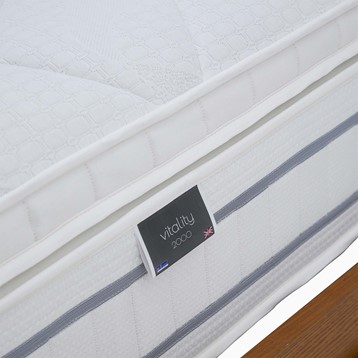 Serene Poster Bed Frame Image